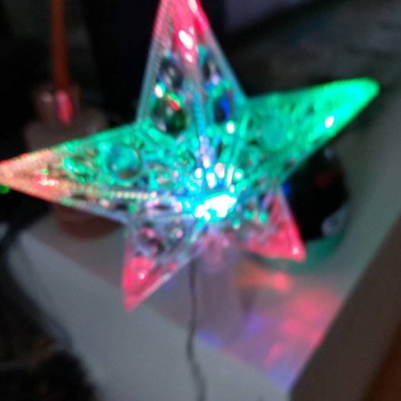Clear Plastic Small Tree Topper Changes Color Beautiful for any tree - Picture 2 of 6